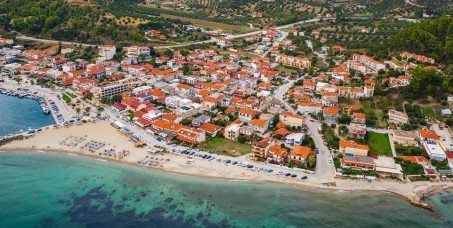 1790 din za ostvarivanje popusta na letovanje u Nea Skioni 01.07.2026. (10 noćenja + prevoz) od 194&euro;!