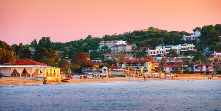1500 din za ostvarivanje popusta na letovanje u  avgustu - Skala Furka (10 noćenja+prevoz) od 220€! Termin od 20.08. do 30.08.