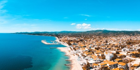 1700 din za popust na letovanje u Siviriju 20.8.2026. (10 noćenja+ prevoz) od 216€!