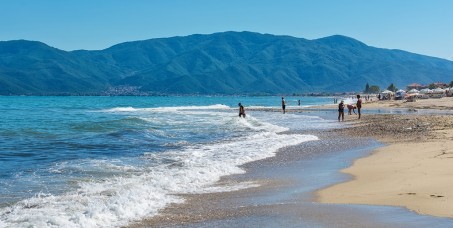 1600 din za popust na letovanje u Nea Vrasni 21.08. (10 noći + bus) od 203€!
