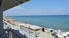 890 din za popust na letovanje u Paraliji (10 polupansiona + prevoz) u hotelu Atlantis 3* od 238&euro;!