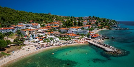 2500 din za popust na letovanje u hotelu Celestial Blue u Lutri, 10 polupansiona od 332€!