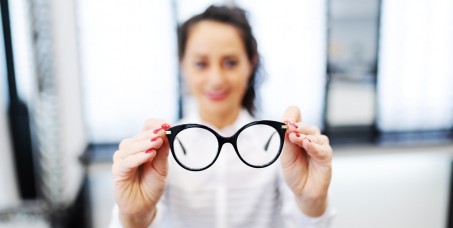 2500 din za kompjuterizovano određivanje dioptrije u optici CORVIS na Novom Beogradu!