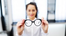 2500 din za kompjuterizovano određivanje dioptrije u optici CORVIS na Novom Beogradu!
