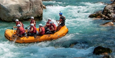 890 din za popust na rafting Tarom: dva noćenja sa doručkom u standardnim drvenim bungalovima u kampu HIGHLANDER u Foči za 70€!
