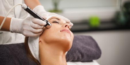 3850 din za mezoterapiju bez igle,tretman za podmlađivanje, hidrataciju i regeneraciju kože lica u kozmetološkom centru Iva Derma na Dorćolu!