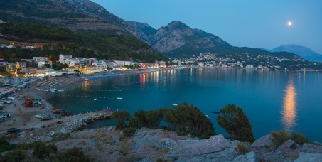 1690 din za popust na 7 punih pansiona za jednu osobu u Vili Happy day u Sutomoru za 175€!